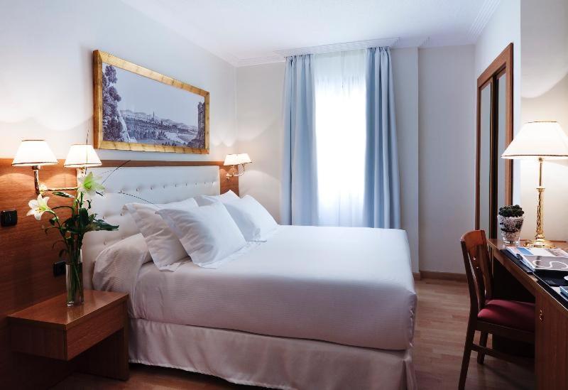 H10 Corregidor Boutique Hotel Севиля Стая снимка
